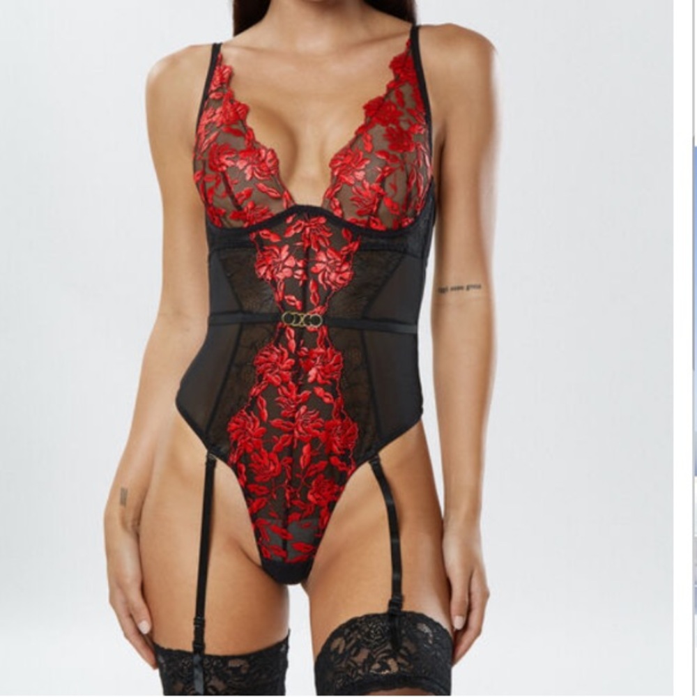 Ann Summers sz 12-14 D E (DD) plunge sexy lace red black bodysuit lingerie teddy